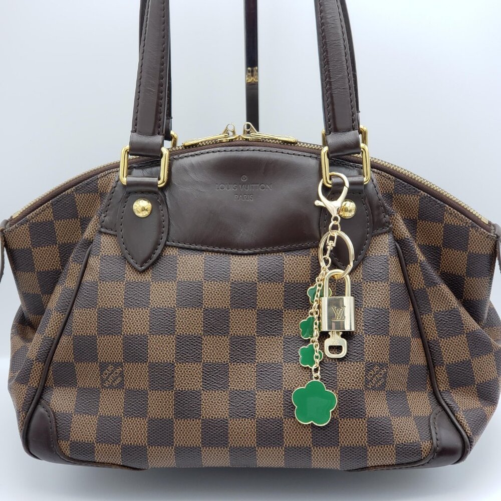 Louis Vuitton Gold Padlock 🔒 Key Set Authentic LV w/ Unbranded Flower Keychain - Picture 3 of 13